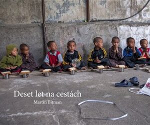 Deset let na cestách